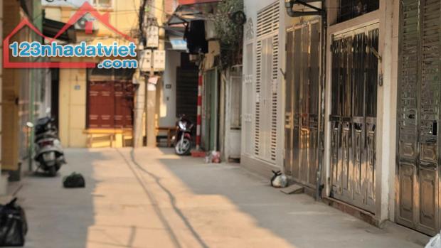 Bán nhà Lê Văn Hiến, Bắc Từ Liêm, 23m2, C4, giá 3.189 tỷ
