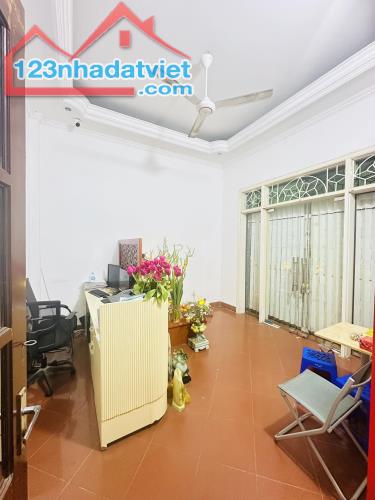 Phố Minh Khai, Vỉa hè, Ô tô tránh, kinh doanh đỉnh, dt 72m2, 5 tầng, mt 5.5m, Giá 21.3 tỷ. - 1