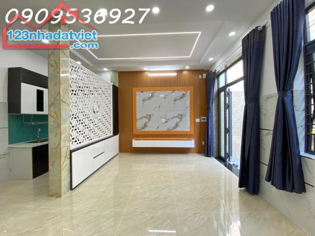 SIÊU PHẨM NGANG 6M MỚI 100% – 3 TẦNG SANG XỊN – XE HƠI VÀO NHÀ – NGAY LÊ ĐÌNH CẨN – GIÁ - 1