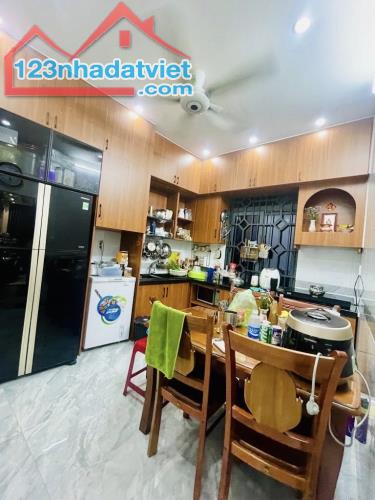 LÔ GÓC 0 LG - ĐẸP LUNG LINH - HẺM 6M SÁT MẶT TIỀN - 50M - 3 TẦNG NHỈNH 7 ĐỒNG - 2