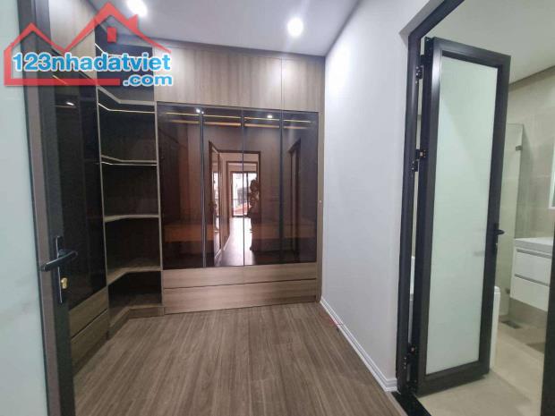 Bán nhà Vương Thừa Vũ  gara ô tô , thang máy , thửa vuông đẹp , 50M2x6T- 16.7 tỷ - 2
