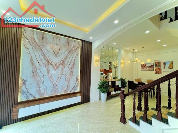 Cần bán gấp nhà mặt phố khu dân trí cao