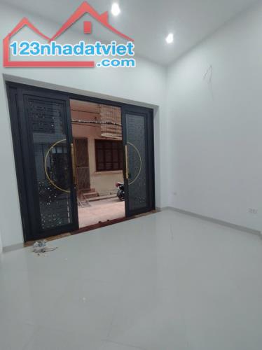 Bán nhà Lê Trọng Tấn, Thanh Xuân. 32m2 x 5 Tầng. MT 4.1m. PHÂN LÔ. Ô TÔ. Hơn 13 Tỷ. - 1