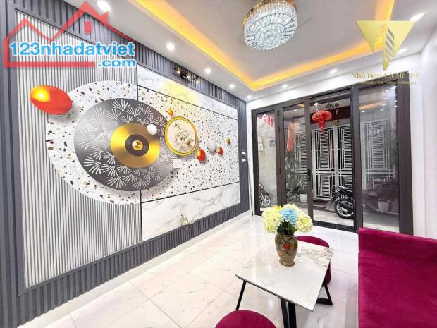 Bán nhà 3 tầng sạch đẹp ngõ 185 Tôn Đức Thắng