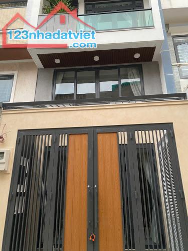 BÁN NHÀ MỘT XẸT NGUYỄN VĂN LƯỢNG, SÁT MẶT TIỀN