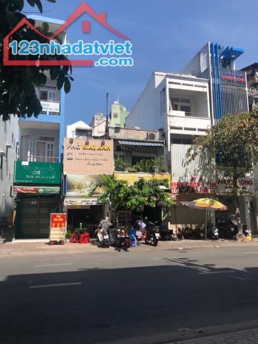 Bán Nhà Mặt Tiền Đường Nguyễn Đình Chiểu, P.4, Q.3 - 3.65 x 18.5m - 25 Tỷ