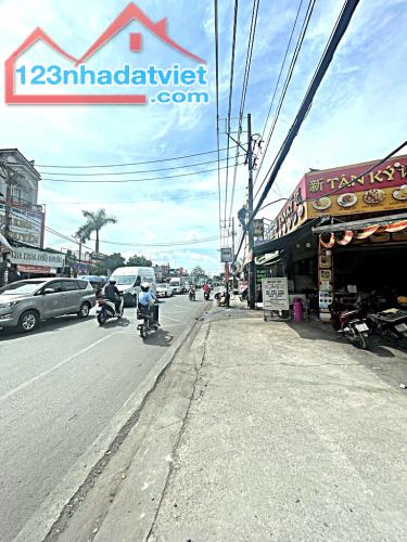 NHÀ MĂT TIỀN SẦM UẤT KINH DOANH NHIỀU LĨNH VỰC - KHU TÊN LỬA NGAY GIAO LỘ TRỤC SỐ 7 - NHÀ