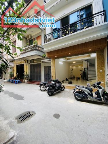 Bán nhà Phân Lô Ôtô tránh Hoàng Văn Thái 50/55m x 5Tầng Thang máy, MT 4.7m 21.6 Tỷ