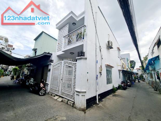 Bán nhà lô góc 2 mặt tiền, xe hơi ngủ trong nhà, gần Aeon Bình Tân, 45m², giá 3.55 tỷ