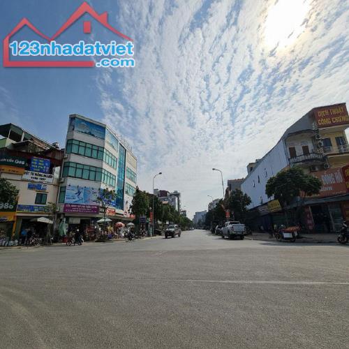 Bán đất Gia Lâm, gần Vin, 202m2 đường ô tô, mặt tiền rộng. Lh 0989894845