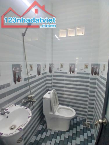 Bán Nhà 1 Lầu 3PN,DTSD 120m2 hẻm xe hơi, gần Cầu Ông Tìn, QL50 - 3