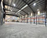 Công ty cần cho thuê 668m kho xưởng KCN Đài Tư, có hóa đơn VAT, giá 140k/m