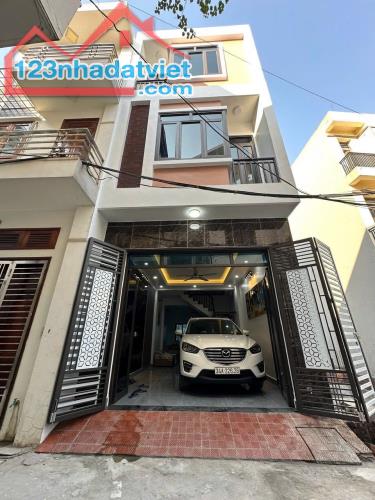 Bán căn nhà 3 tầng có gara oto ngõ phố Vũ Hựu, ph Thanh Bình, TP HD, 50m2, mt 4m, 3 ngủ