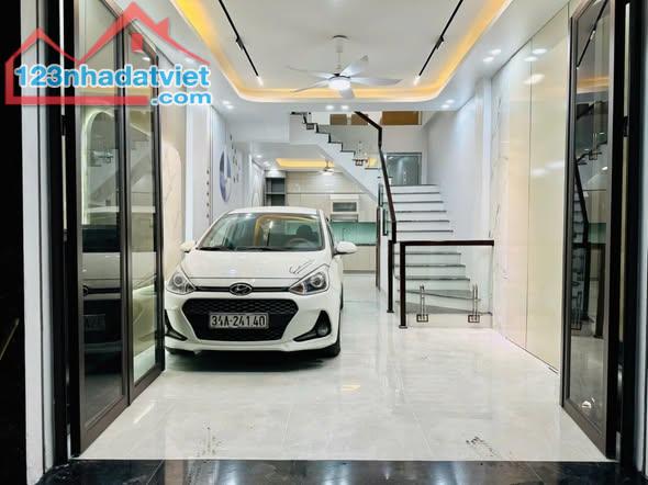 Bán căn nhà 4 tầng ngõ phố Nguyễn Trãi, ph Thành Đông, TP HP, 45m2, mt 4.1m, lô góc, gara