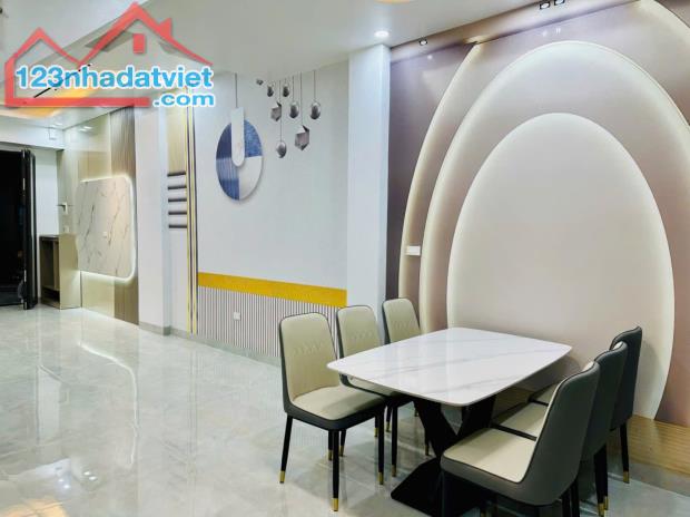 Bán căn nhà 4 tầng ngõ phố Nguyễn Trãi, ph Thành Đông, TP HP, 45m2, mt 4.1m, lô góc, gara - 3