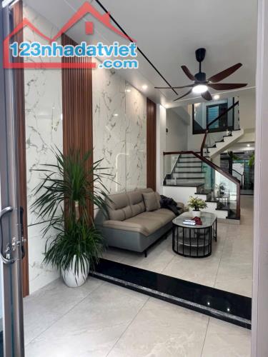 Bán nhà 3 tầng ngõ phố Nguyễn Đình Chiểu, ph Ngọc Châu, TP HD, 40.5m2, 3 ngủ, gần đường - 1