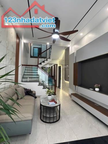 Bán nhà 3 tầng ngõ phố Nguyễn Đình Chiểu, ph Ngọc Châu, TP HD, 40.5m2, 3 ngủ, gần đường - 2