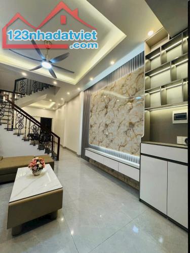 Bán 2 căn nhà 3 tầng ngõ phố Lê Viết Hưng, ph Ngọc Châu, TP HD, 46m2, mt 4m, 3 ngủ, ngõ ot - 5