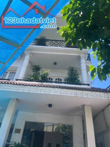 CHO THUÊ VĂN PHÒNG NGUYÊN CĂN 300M² – GẦN SÂN BAY TÂN SƠN NHẤT