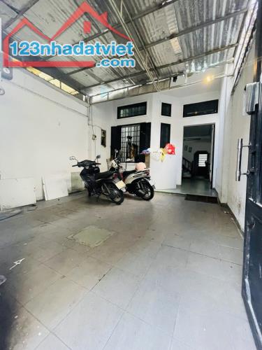 Ngay mặt tiền Lê Quang Định, Bình Thạnh. 4 tầng 130m2 bán chỉ 15 tỷ.