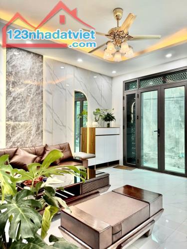 BÁN NHÀ ĐẠI CÁT – LIÊN MẠC | 33M² – 6 TẦNG THANG MÁY – GIÁ CHỈ 4,8 TỶ