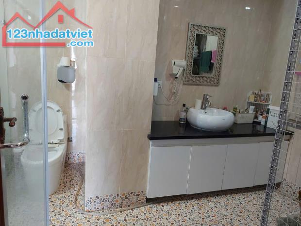 HẠ ĐÌNH - CĂN GÓC - MẶT SÀN RỘNG 206M² - 4 PHÒNG NGỦ MASTER - 66 TRIỆU/M² - 5