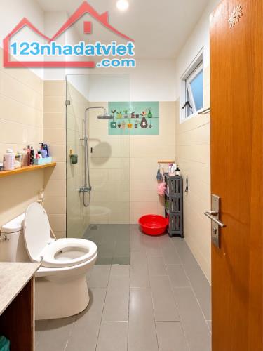 TT Quận 1, Nhà Đẹp 2 Tầng, Mặt Tiền Bề Thế 8m ~ Hơn 102m2 Bán Chỉ 18,8 tỷ. - 4