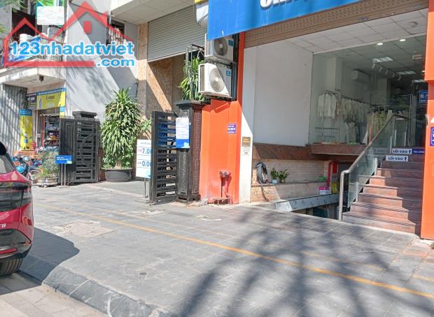 TÒA NHÀ THƯƠNG HIỆU MẶT PHỐ TÔN ĐỨC THẮNG 200M² x 9 TẦNG – HẦM -140 TỶ-DT 500 TRIỆU - 1