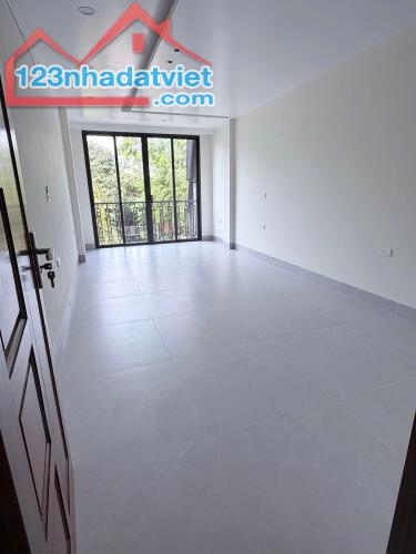 GIÁ TỐT - CHO THUÊ MBKD - VĂN PHÒNG - MỚI XÂY, CÓ THANG MÁY, GẦN LOTTE TÂY HỒ
