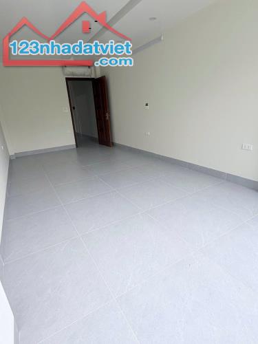 GIÁ TỐT - CHO THUÊ MBKD - VĂN PHÒNG - MỚI XÂY, CÓ THANG MÁY, GẦN LOTTE TÂY HỒ - 1