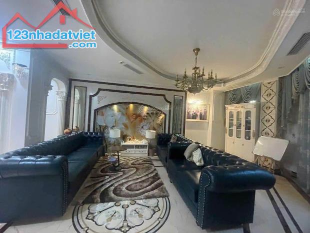 Bán nhà mặt ngõ phố Lý Nam Đế, Hoàn Kiếm, ô tô đỗ cửa, gần phố, phân lô cán bộ. Giá 20 tỷ - 3