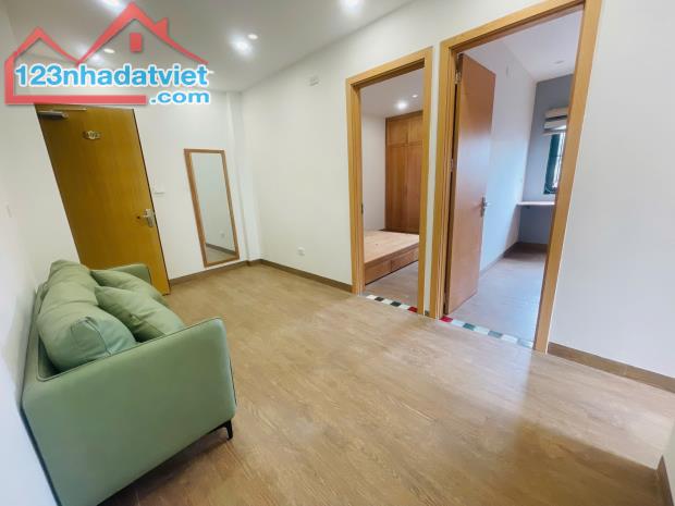 CHO THUÊ CĂN HỘ CAO CẤP – NỘI THẤT FULL – VIEW HỒ LINH QUANH