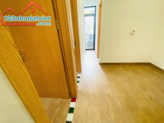 CHO THUÊ CĂN HỘ CAO CẤP – NỘI THẤT FULL – VIEW HỒ LINH QUANH - 3
