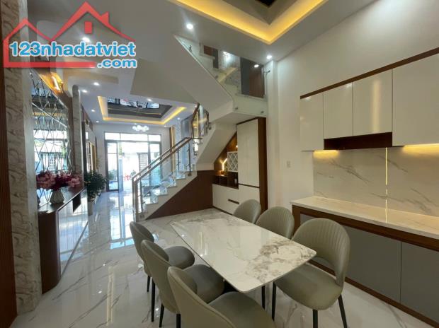 Bán Nhà MT đường tiện kinh doanh gần chợ Long Thượng, SHR hoàn công - 2