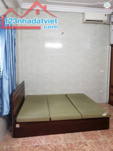Chính chủ cho thuê nhà nguyên căn 3 tầng, phường Vĩnh Hưng, HN - 1