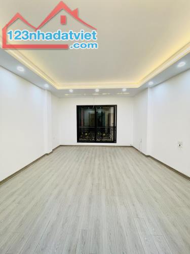 SIÊU HIẾM HOA LƯ, 42M, 5T, MT 4,3M, THANG MÁY, XÂY MỚI, Ở LUÔN, NGÕ RỘNG, CHỈ 13,5 TỶ. - 3