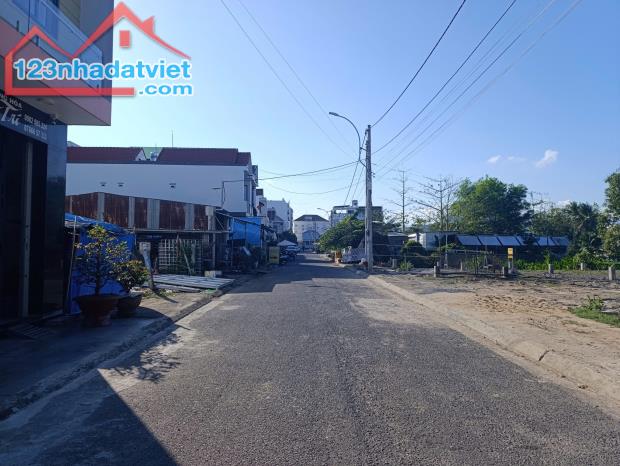 Bán đất trung tâm phường Ninh Hoà sát bên siêu thị Vincom - 1