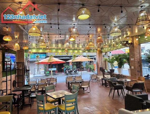 Do nhà có việc nên em cần sang lại quán cafe đang hoạt động ổn định Địa chỉ: 24 Liên khu