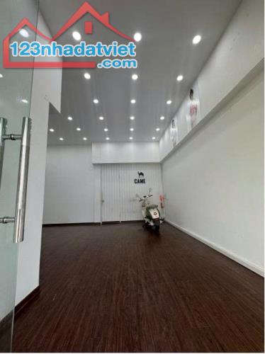 Chính chủ cho thuê cửa hàng mặt phố vị trí đẹp số 33 phố Chùa Bộc, Đống Đa, HN - 2