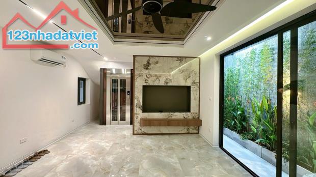 🏡 HOÀNG VĂN THÁI – NHÀ ĐẸP Ở NGAY – 6 TẦNG THANG MÁY – 2 MẶT THOÁNG – GẦN Ô TÔ 🏡