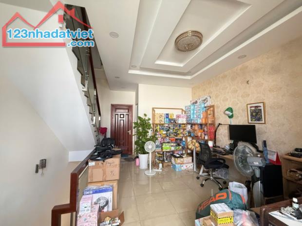 Bán nhà mặt phố đường số 19, Hiệp Bình Chánh, Thủ Đức, TP HCM. DT 54m2, 4 tầng. Giá - 8.4 - 1