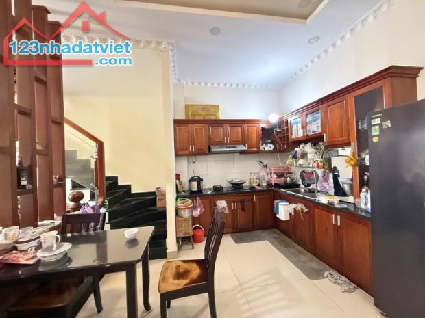 Bán nhà mặt phố đường số 19, Hiệp Bình Chánh, Thủ Đức, TP HCM. DT 54m2, 4 tầng. Giá - 8.4 - 2