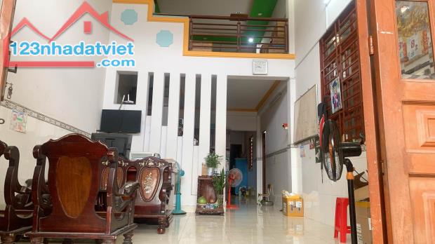 BÁN NHÀ 2 TẦNG ĐÔNG HÒA DĨ AN - 127M2 NGANG 5M - HẺM Ô TÔ 5M - HOÀN CÔNG - CHỈ 4.8 TỶ
