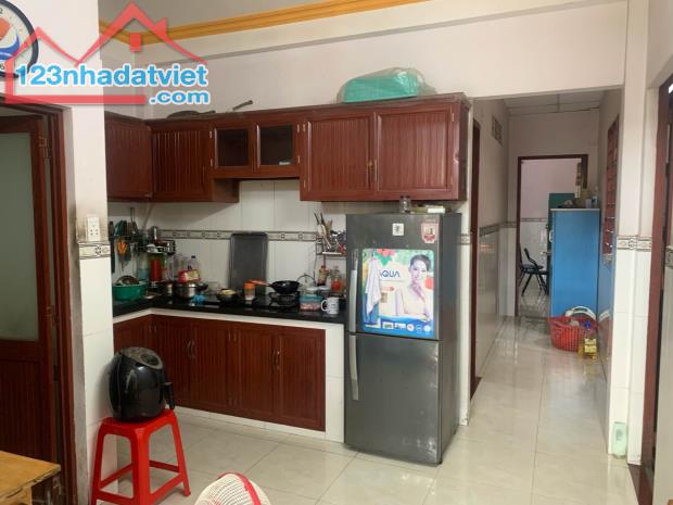 BÁN NHÀ 2 TẦNG ĐÔNG HÒA DĨ AN - 127M2 NGANG 5M - HẺM Ô TÔ 5M - HOÀN CÔNG - CHỈ 4.8 TỶ - 2