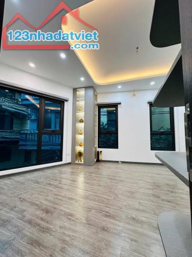 💥Bán nhà mặt ngõ Kim Ngưu - Ô tô đỗ cổng - Lô góc - Ngõ thông kinh doanh 💥 - 2