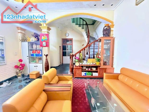 Bán nhà Trần Cung – 100m2 – Mặt tiền 4,8m – 26.5 tỷ .