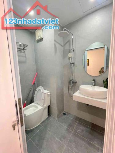 Cần bán chung cư mặt phố Tạ Quang Bửu - 60m2 x 2 ngủ - Lô góc - Sổ đỏ cc - Giá 6,19 Tỷ - 3