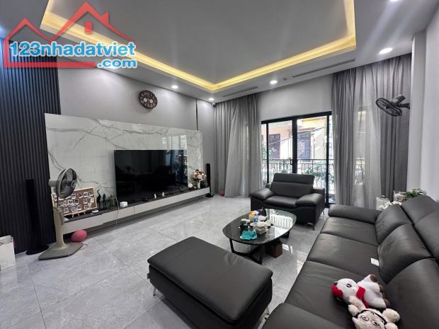 Bán nhà Vũ Hữu, Ô tô tránh- Phân Lô 40m2x 5 tầng - 12 tỷ - 1