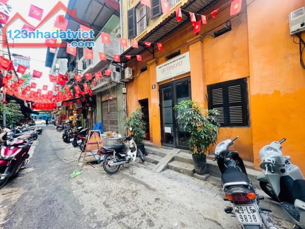 Bán căn hộ tầng 1 mặt phố Hàng Bông, Hoàn Kiếm, oto kinh doanh - Sổ đỏ riêng - Giá 5,49 Tỷ - 1