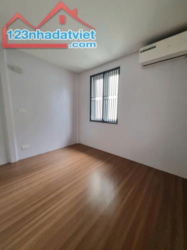 Bán căn hộ tầng 1 mặt phố Hàng Bông, Hoàn Kiếm, oto kinh doanh - Sổ đỏ riêng - Giá 5,49 Tỷ - 2